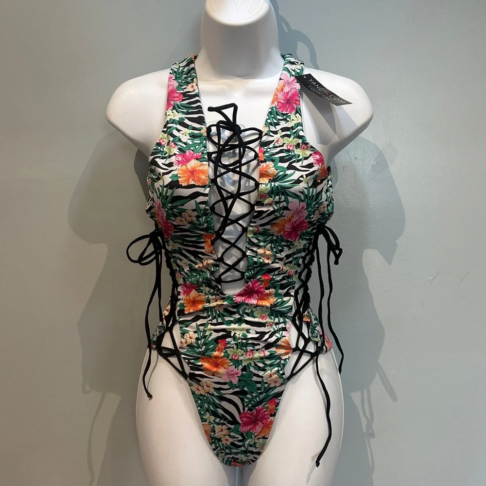 Yandy Zebra Floral Tropical Print Onepiece Swimsuit Medium New with Tags